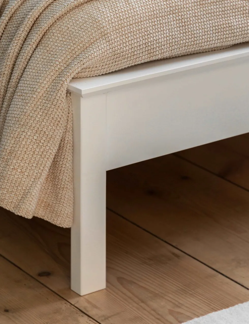 Hastings Bed