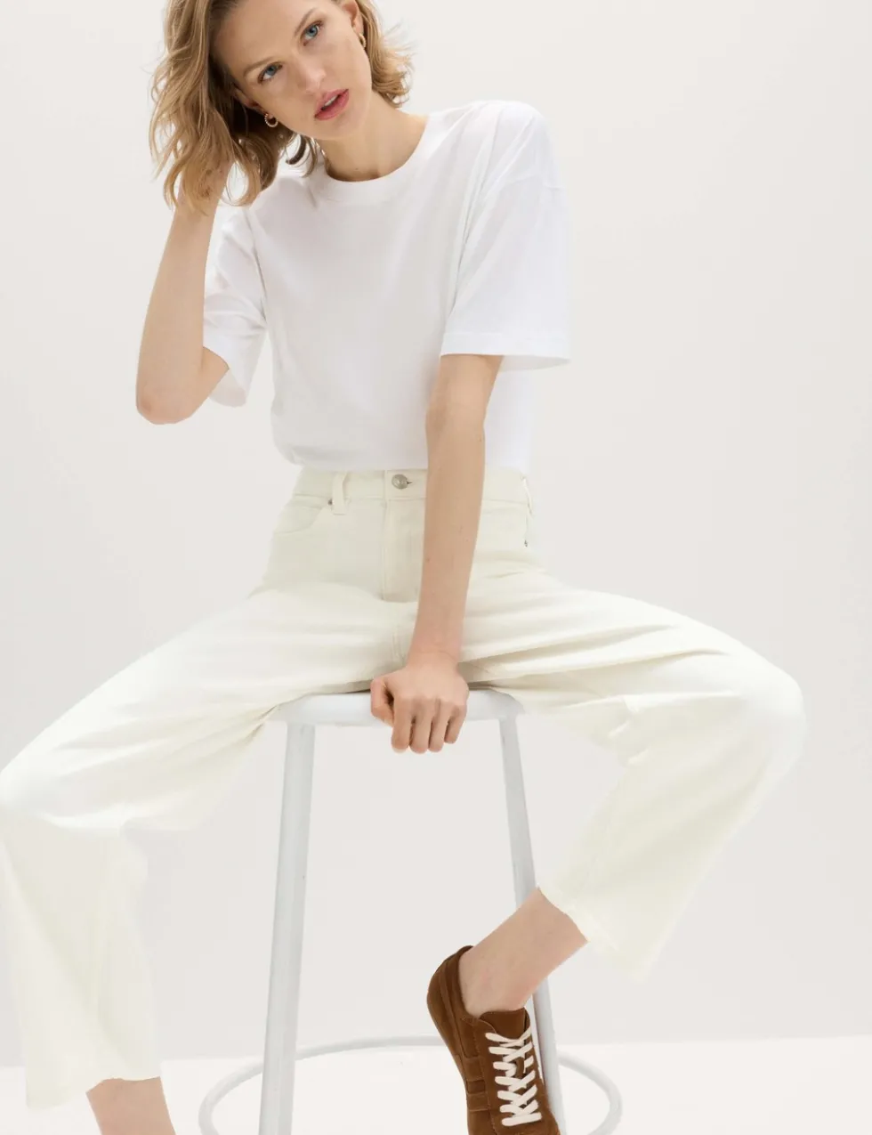 High Waisted Carrot Leg Ankle Grazer Jeans
