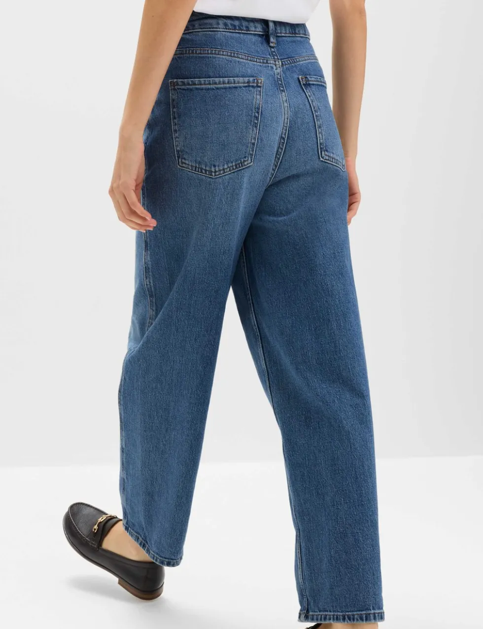 High Waisted Carrot Leg Ankle Grazer Jeans