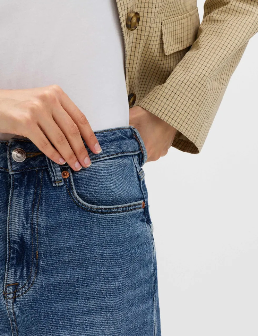 High Waisted Carrot Leg Ankle Grazer Jeans