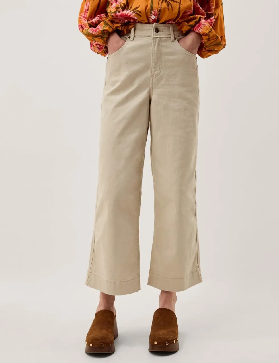 High Waisted Regular Wide Leg Cropped Jeans