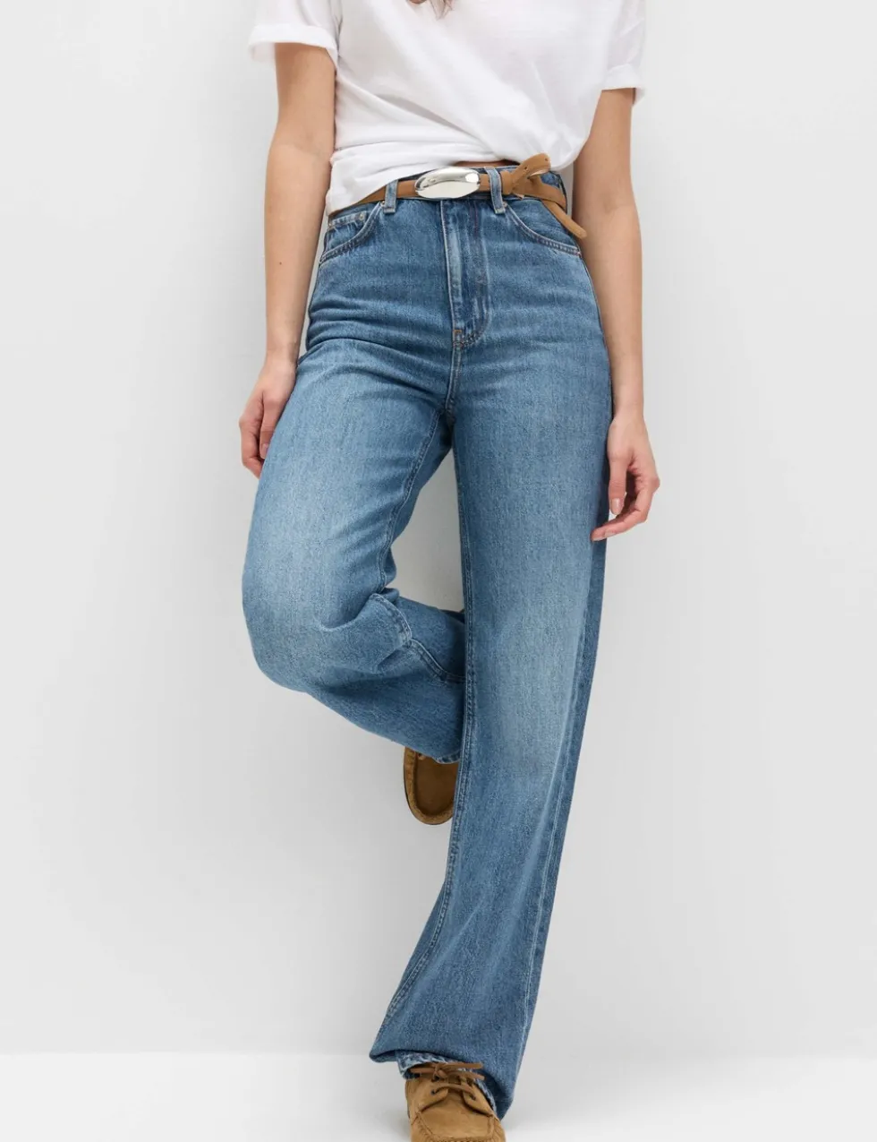 High Waisted Relaxed Straight Jeans