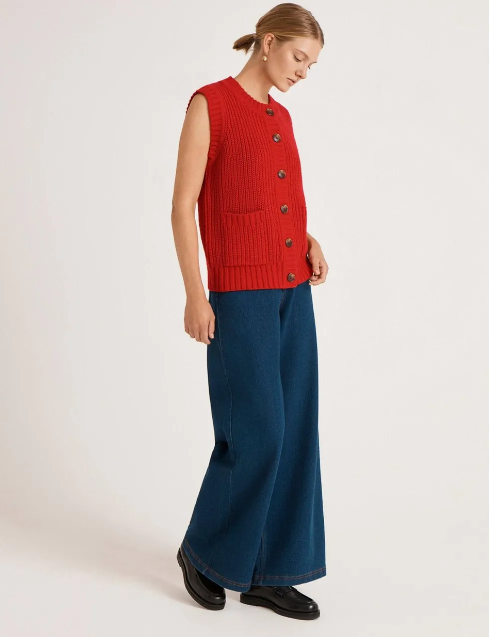 Janette Round Neck Knitted Vest