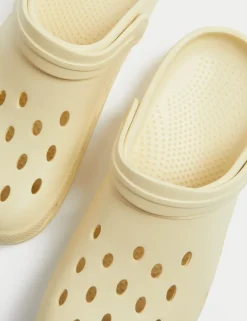 Kids' Clogs (4 Small - 7 Large)
