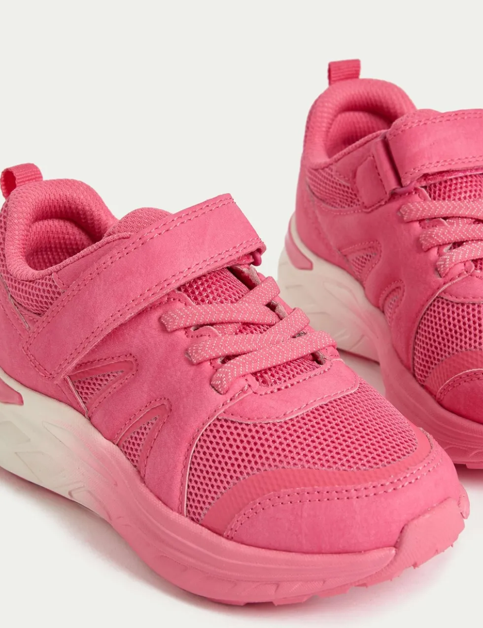 Kids' Freshfeet™ Riptape Trainers (4 Small - 2 Large)