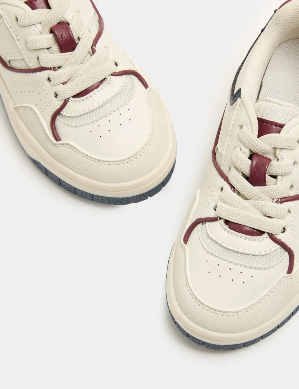 Kids' Low Top Skate Trainers (4 Small-2 Large)