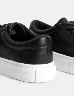 Kids' Trainers (4 Small - 7 Large)