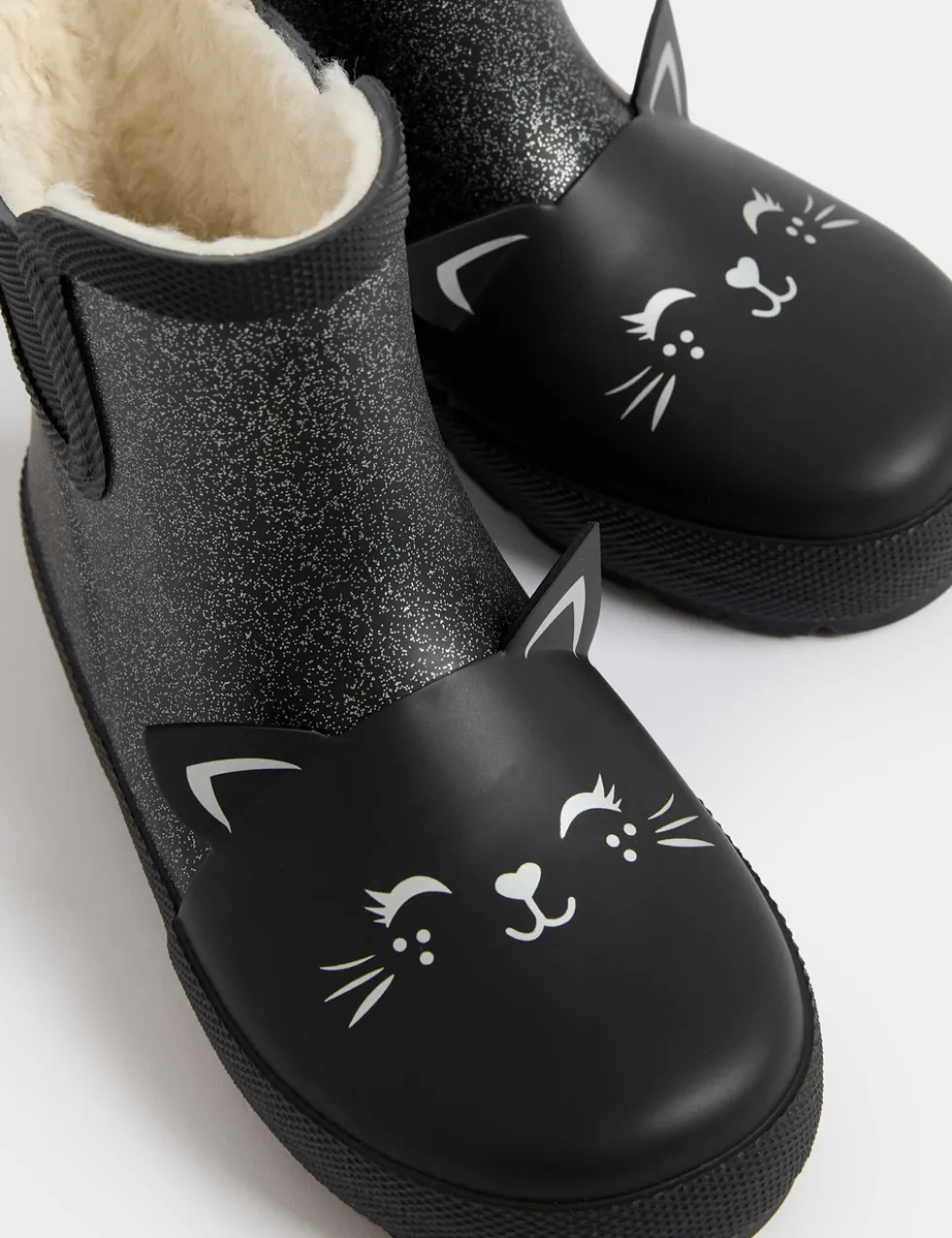 Kids' Wellies (3 Small - 2 Large)