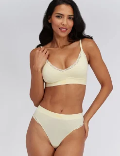 Lace Seamless Thong