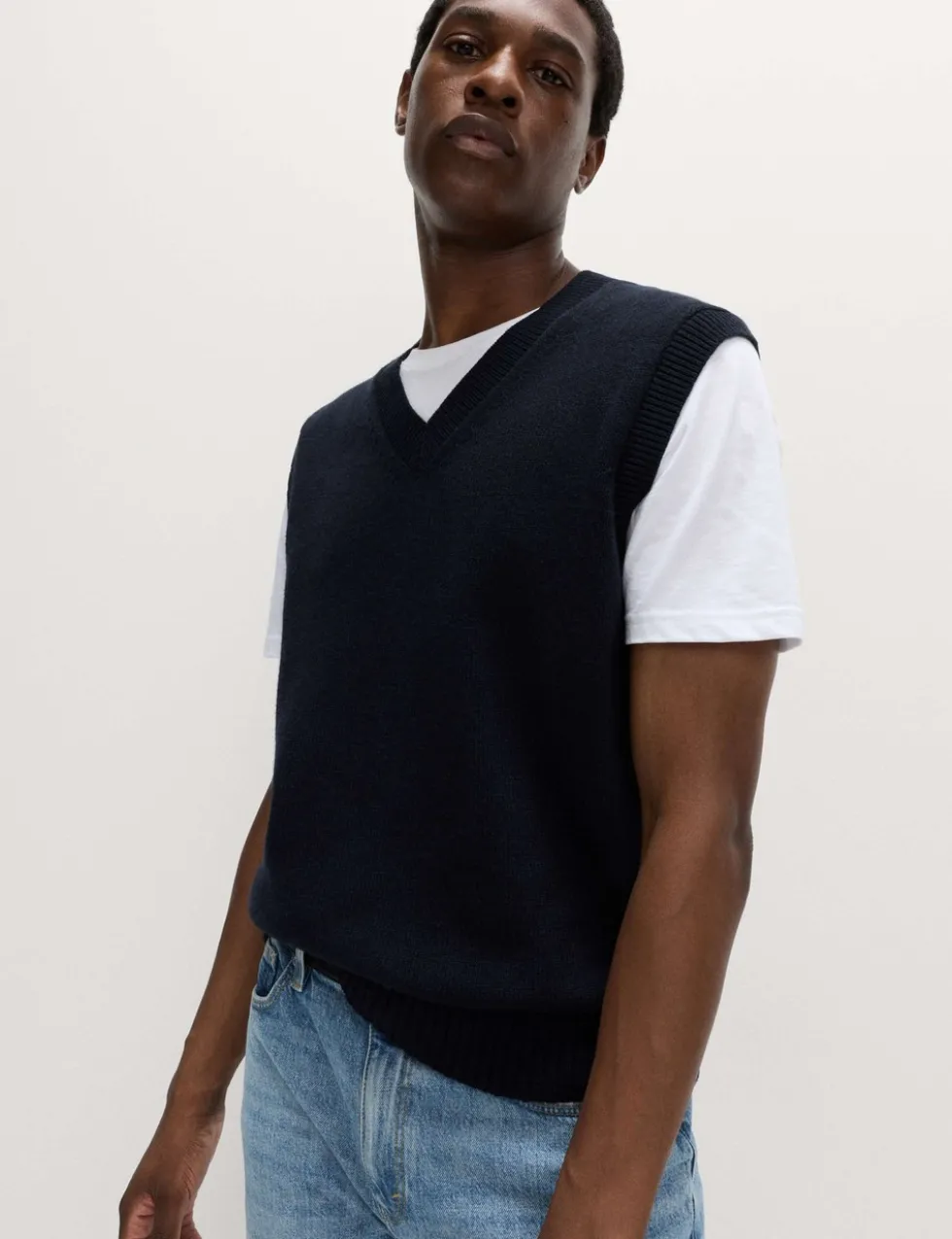 Lambswool Blend V-Neck Knitted Vest