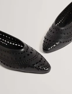 Leather Flat Pointed Pumps
