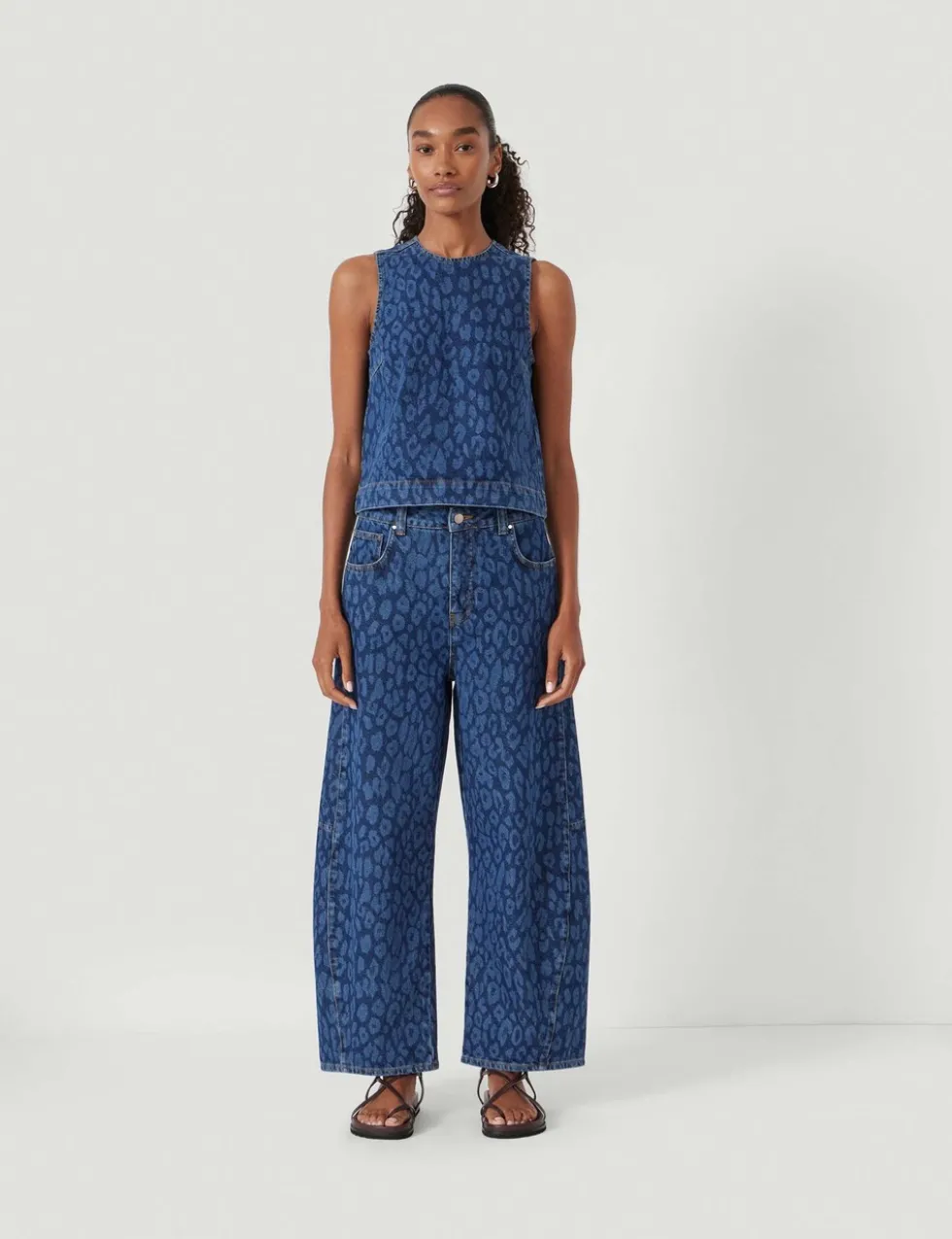 Leopard Print Mid Rise Barrel Leg Jeans