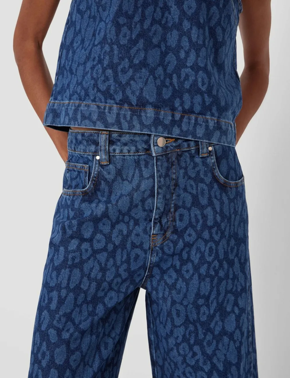 Leopard Print Mid Rise Barrel Leg Jeans