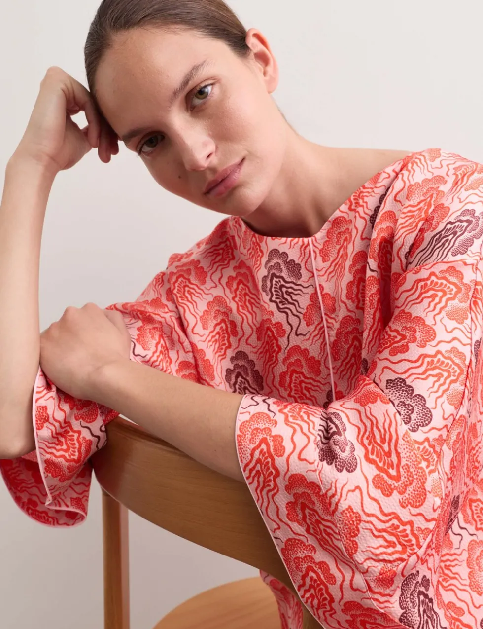 Linear Wave Print V-Neck Maxi Shift Dress