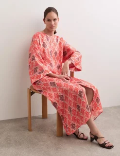 Linear Wave Print V-Neck Maxi Shift Dress