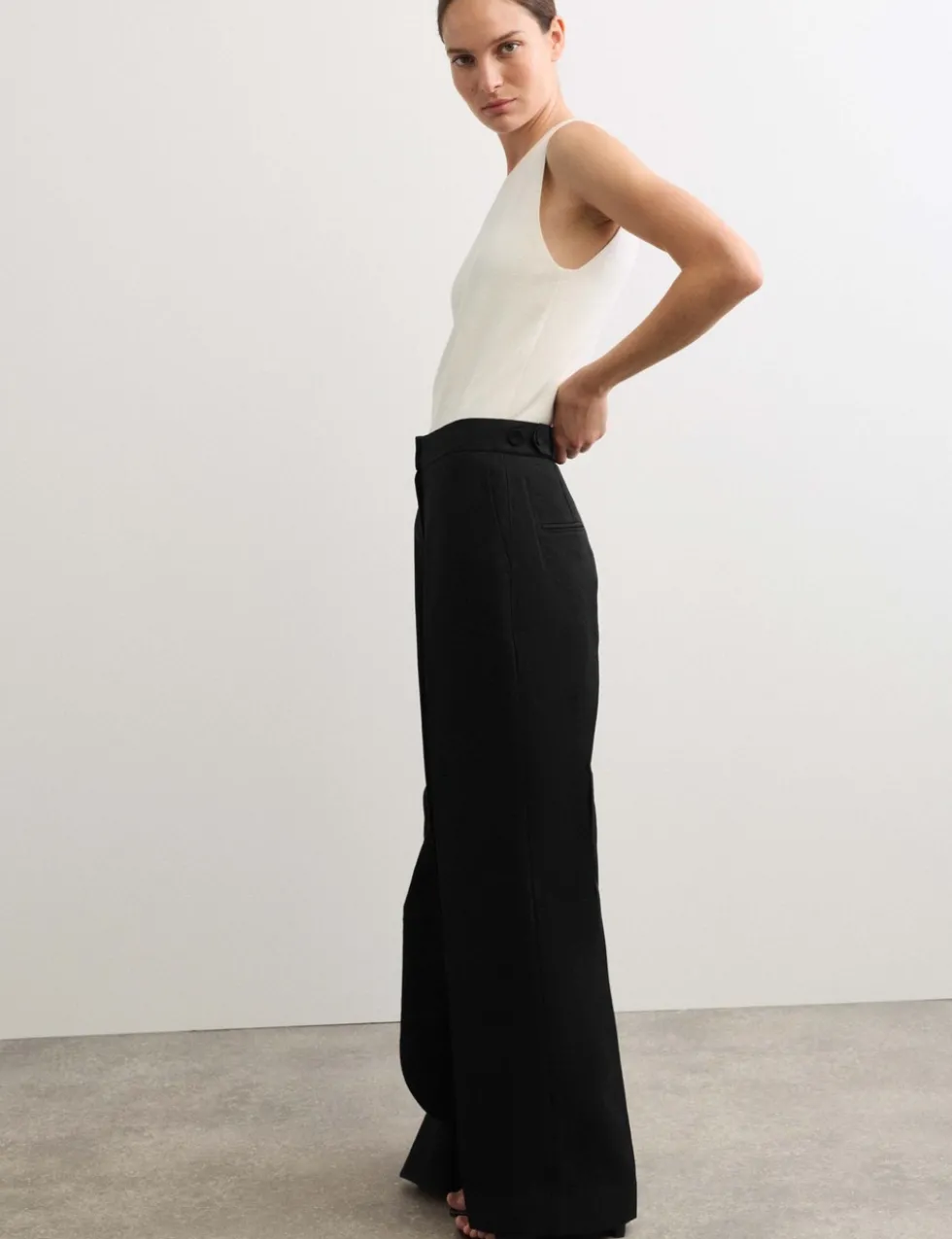 Linen Adjustable Waist Straight Leg Trousers