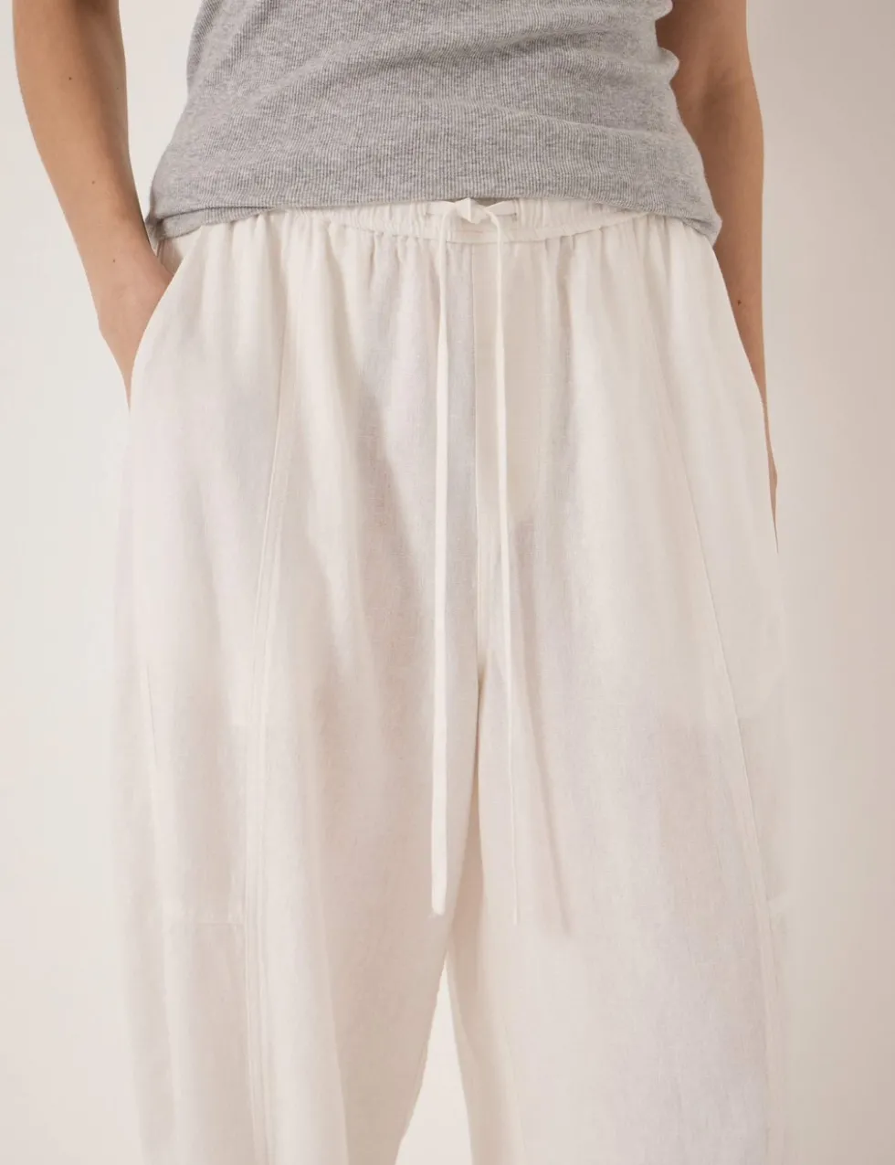 Linen Blend Barrel Leg Trousers