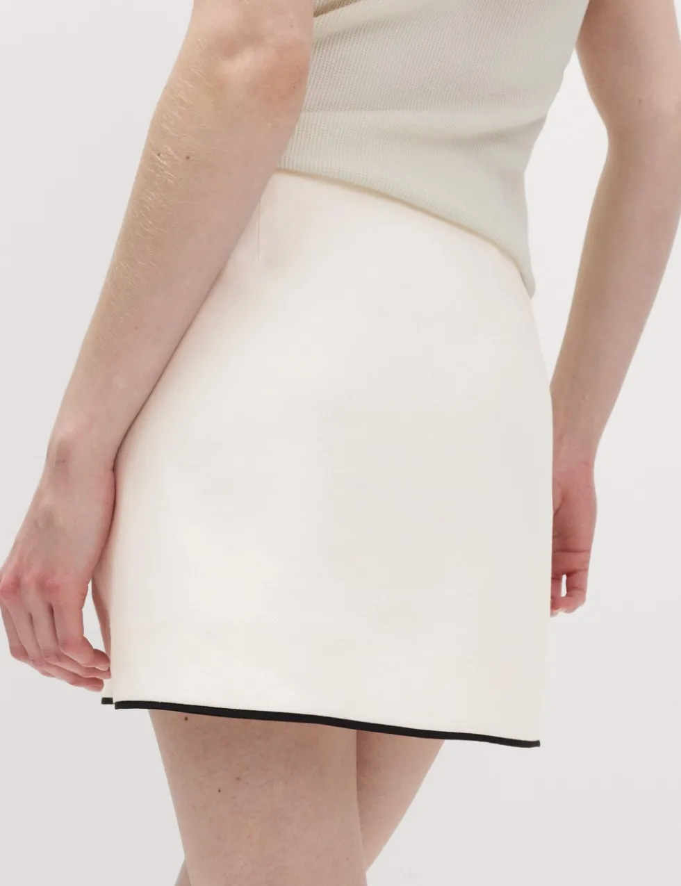 Linen Blend Contrast Piping Mini Skirt