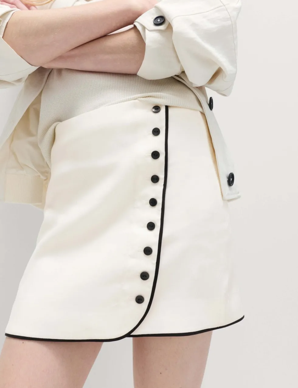 Linen Blend Contrast Piping Mini Skirt