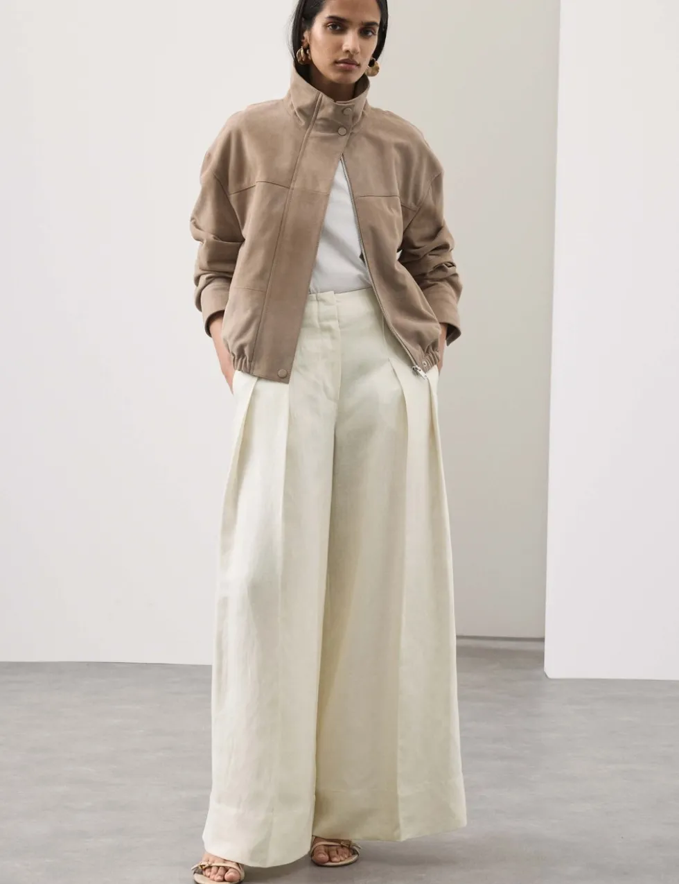 Linen Blend Pleat Front Wide Leg Trousers