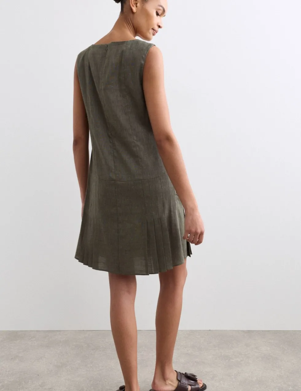 Linen Blend V-Neck Knee Length Shift Dress