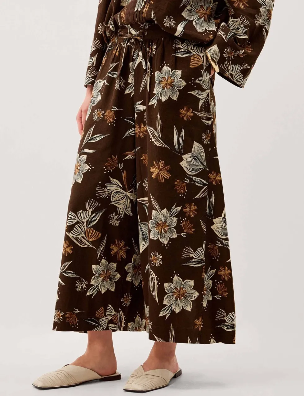 Linen Rich Floral Straight Leg Cropped Trousers