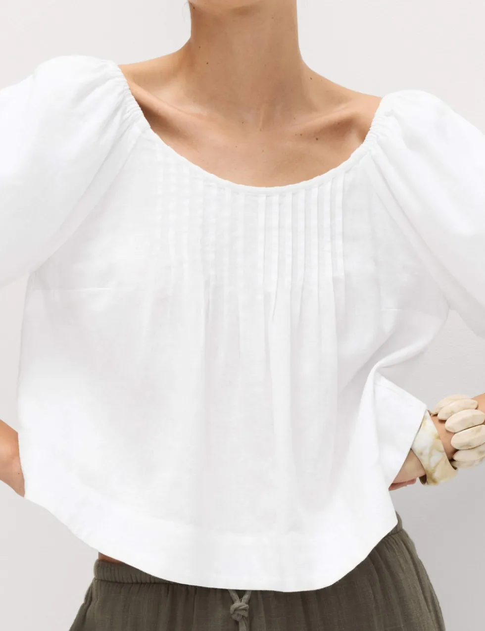Linen Rich Pleated Puff Sleeve Top