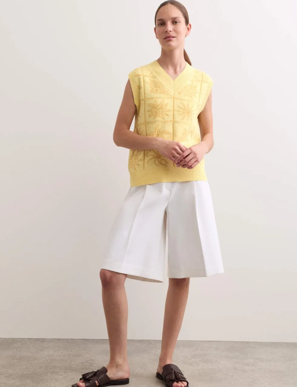 Linen Rich V-Neck Stitch Detail Knitted Vest