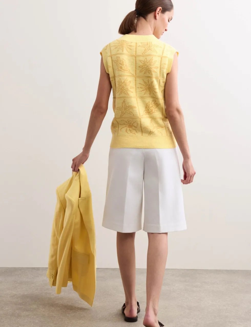 Linen Rich V-Neck Stitch Detail Knitted Vest