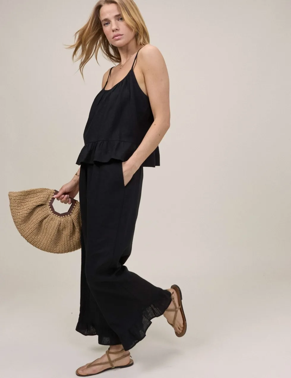 Linen Rich Wide Leg Cropped Trousers