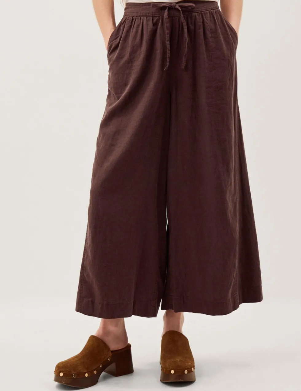 Linen Rich Wide Leg Cropped Trousers