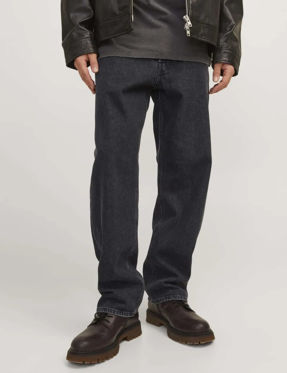 Loose Fit Jeans