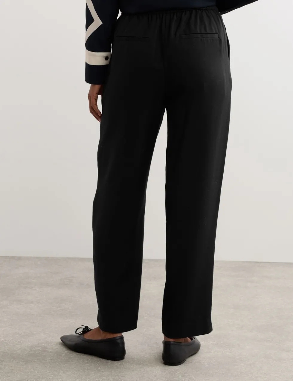 Lyocell Rich Elasticated Waist Tapered Trousers