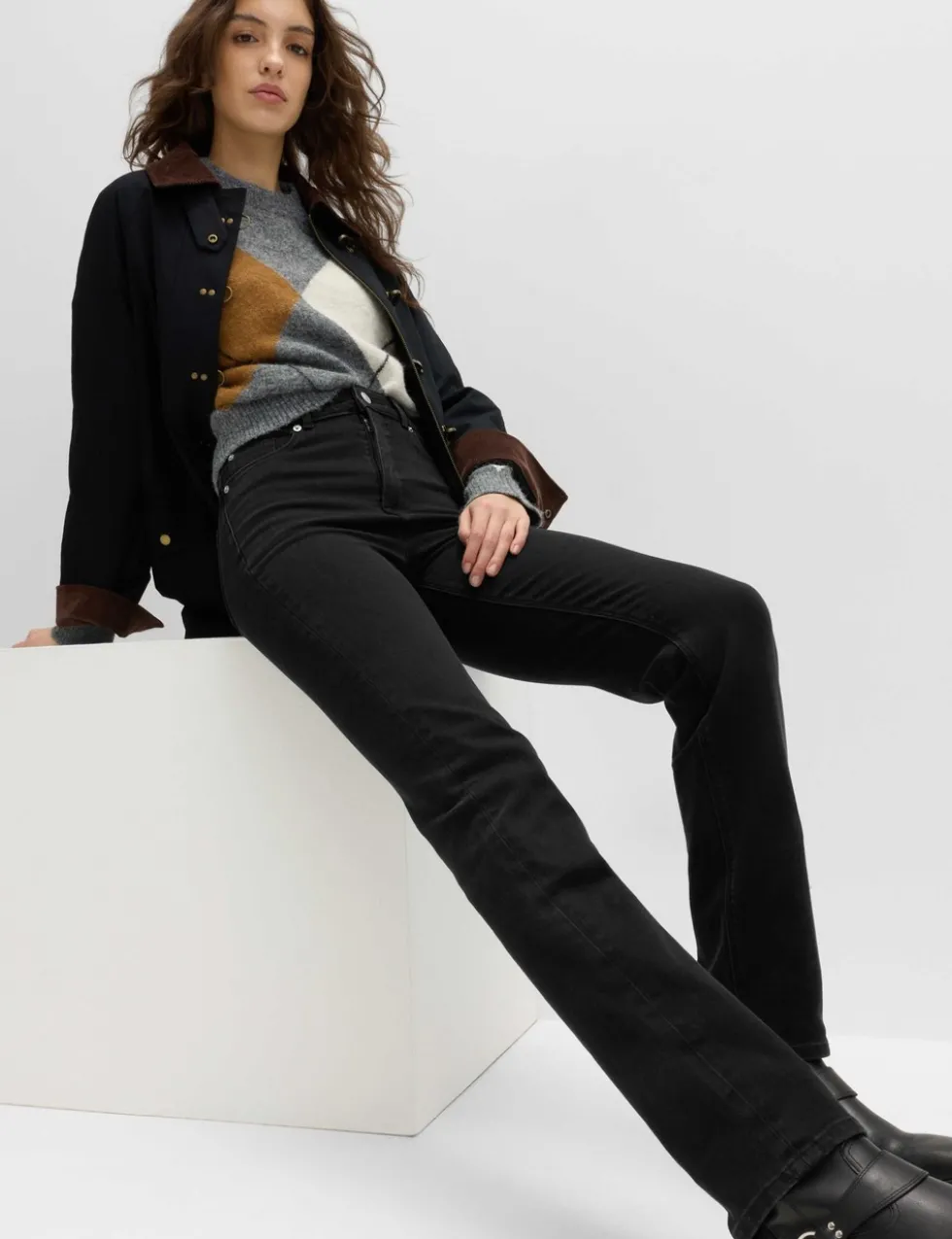 Magic Shaping High Waisted Straight Leg Jeans
