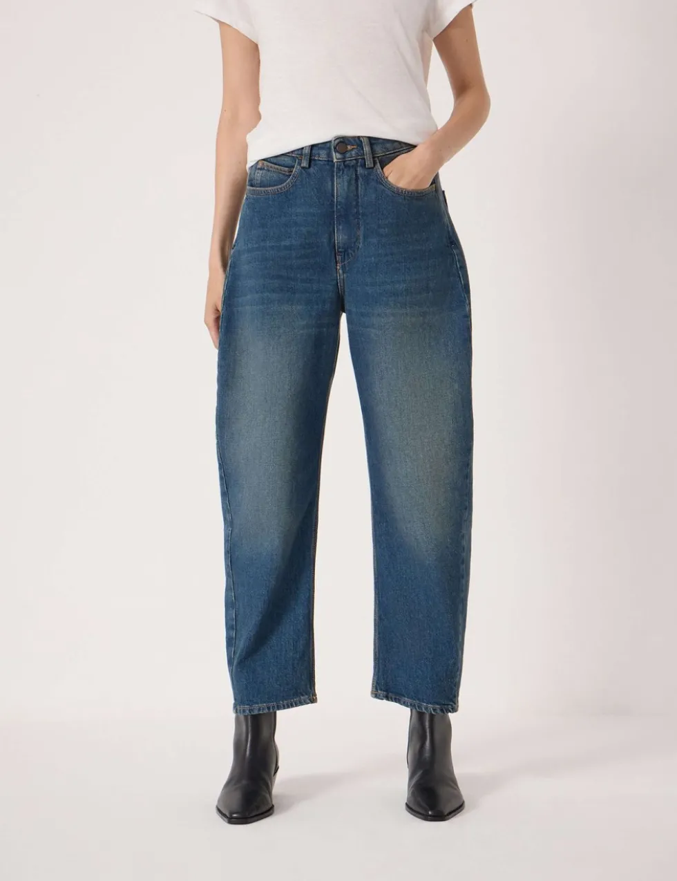 Mid Rise Barrel Ankle Grazer Jeans