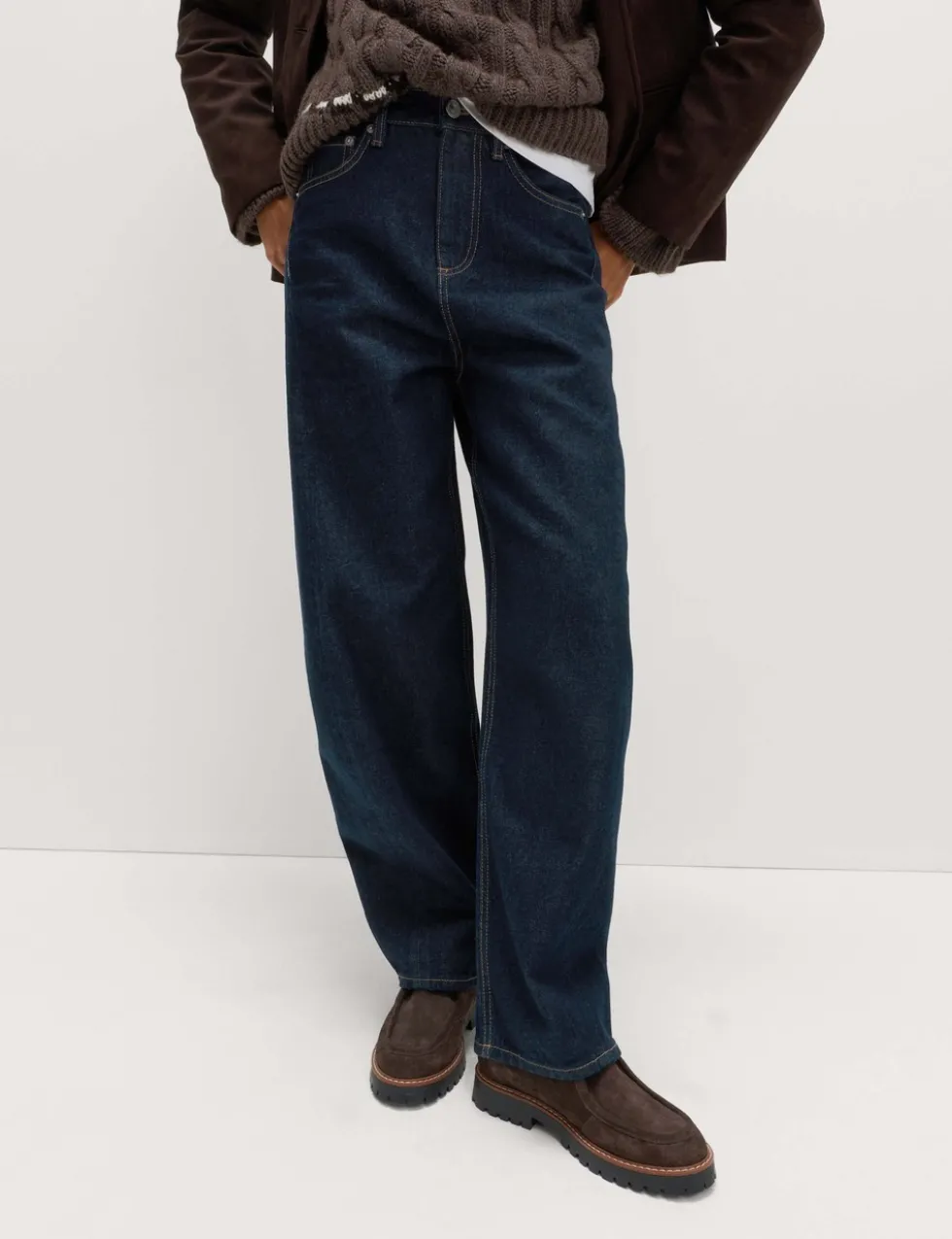 Mid Rise Barrel Jeans