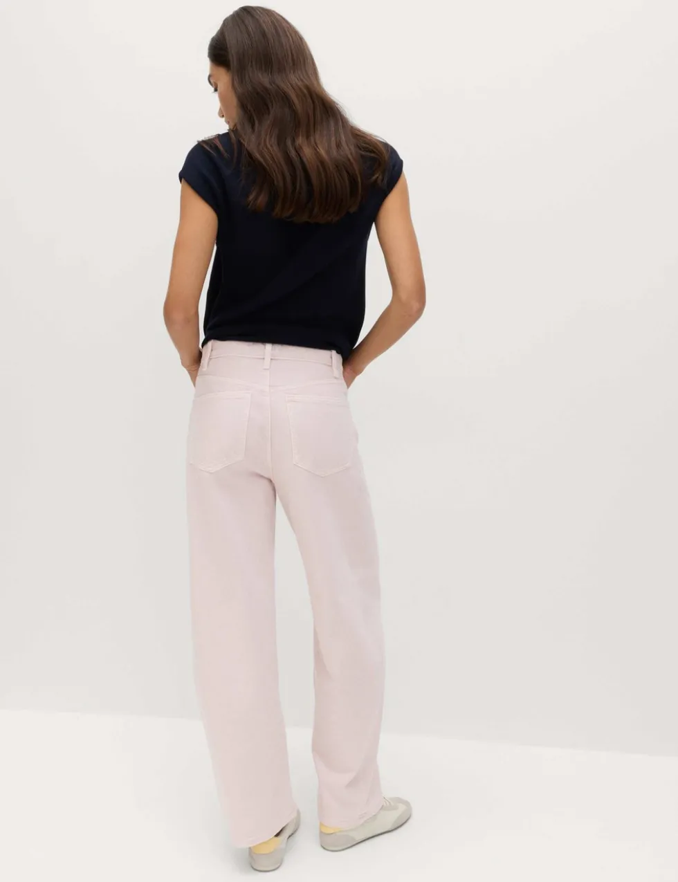 Mid Rise Barrel Jeans