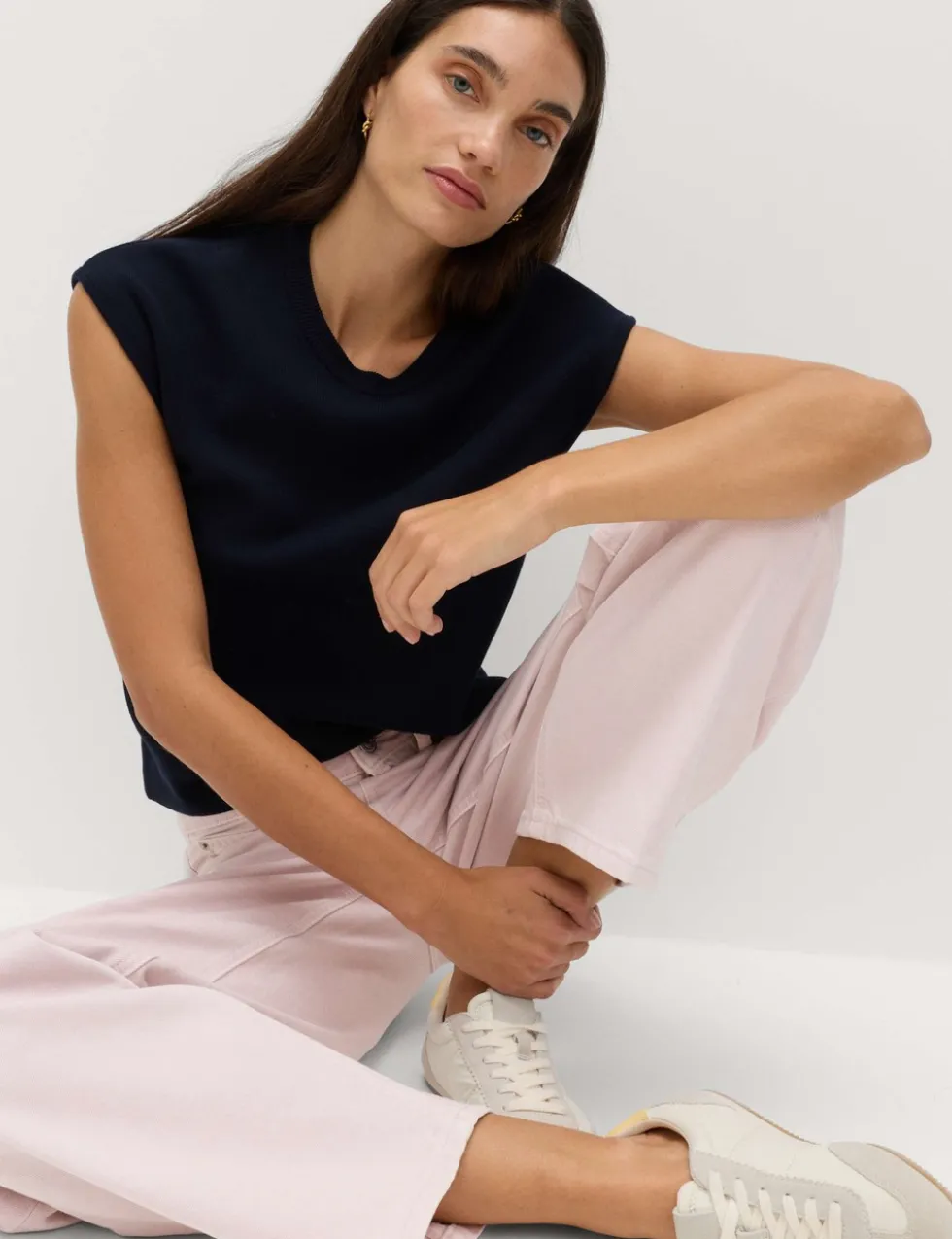 Mid Rise Barrel Jeans