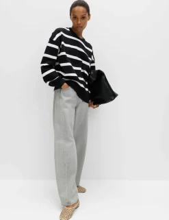 Mid Rise Barrel Jeans