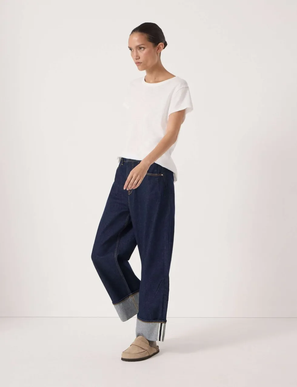 Mid Rise Barrel Leg Turn Up Jeans