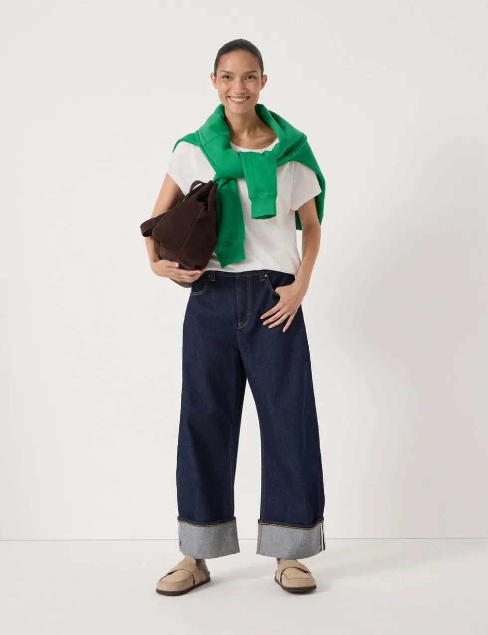 Mid Rise Barrel Leg Turn Up Jeans