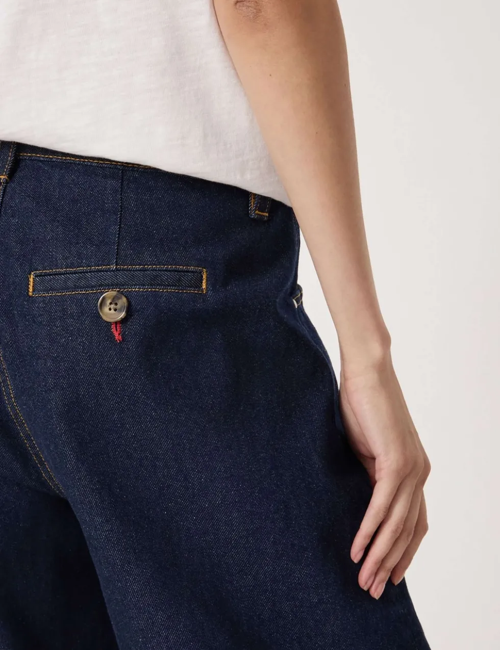 Mid Rise Barrel Leg Turn Up Jeans