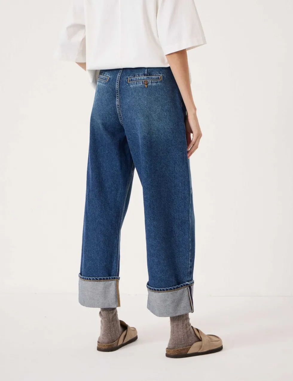 Mid Rise Barrel Leg Turn Up Jeans