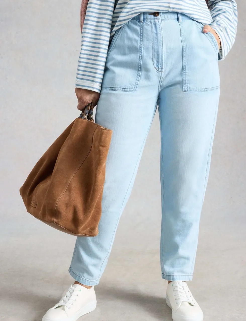 Mid Rise Carrot Leg Jeans