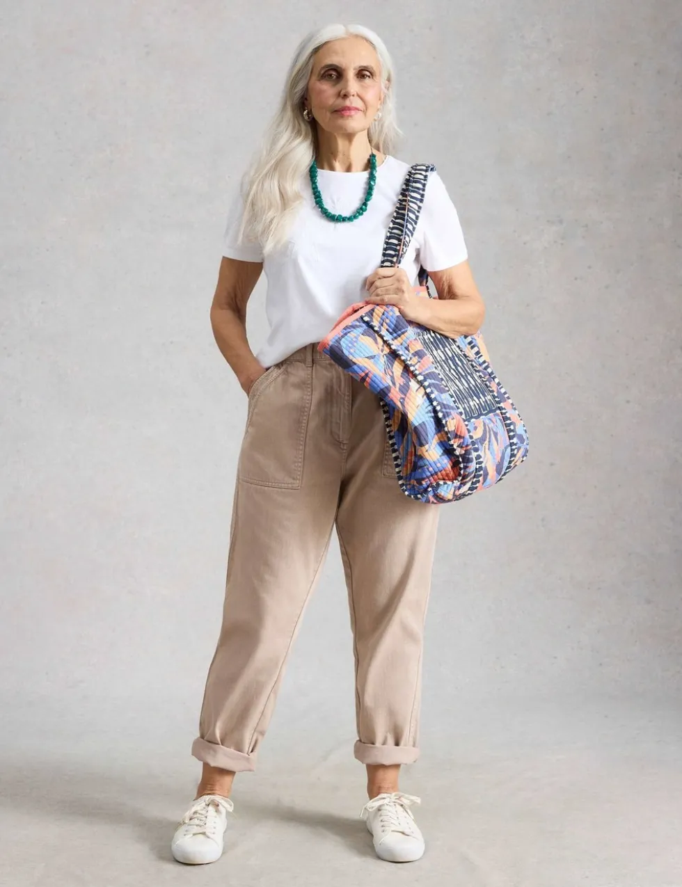 Mid Rise Carrot Leg Jeans