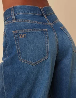 Mid Rise Horseshoe Fit Jeans