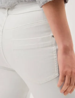 Mid Rise Slim Fit Cropped Jeans