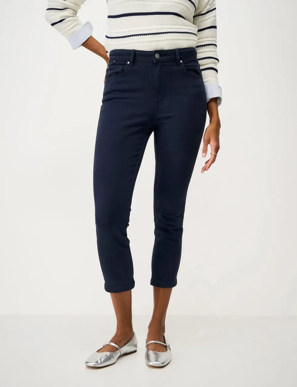 Mid Rise Slim Fit Cropped Jeans