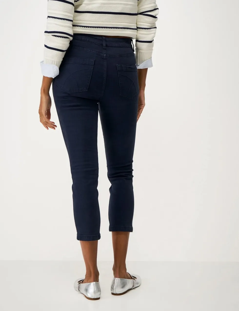 Mid Rise Slim Fit Cropped Jeans