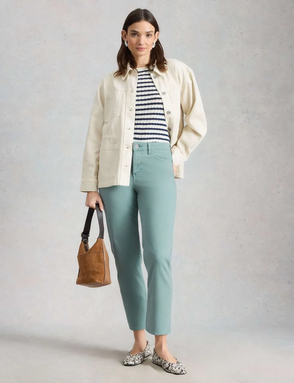 Mid Rise Straight Leg Cropped Jeans